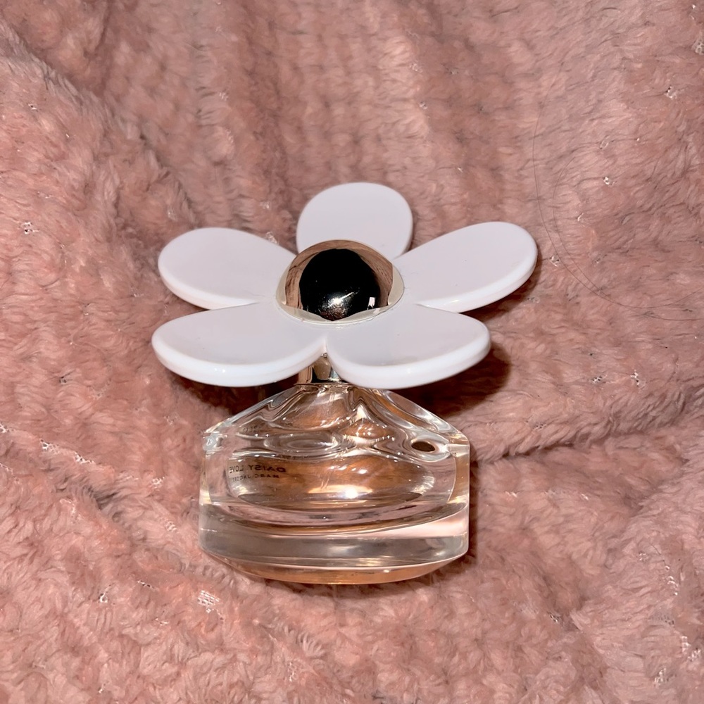 Marc Jacob’s Daisy Love 1oz bottle - Used/Mostly Full!!!